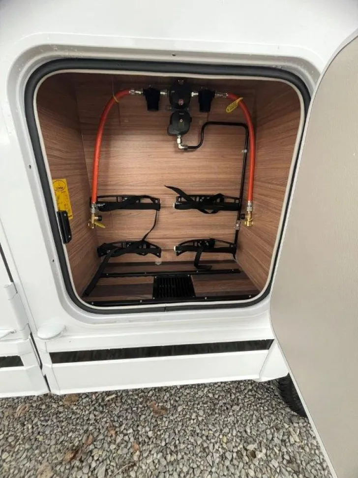 Fahrzeugbild Weinsberg CaraCore 650 MEG AUGTI Sitze #17