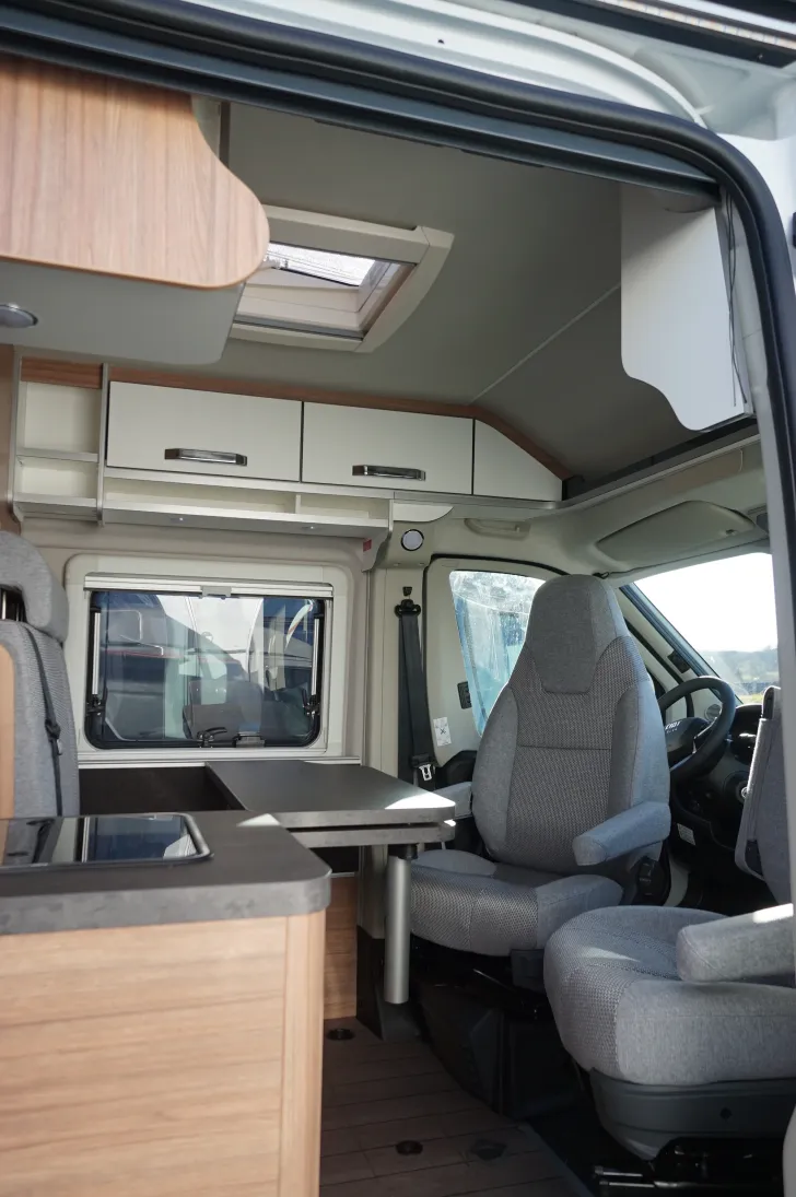 Fahrzeugbild Weinsberg CaraBus EDITION FIRE 600 ME 180 PS Automatik #4