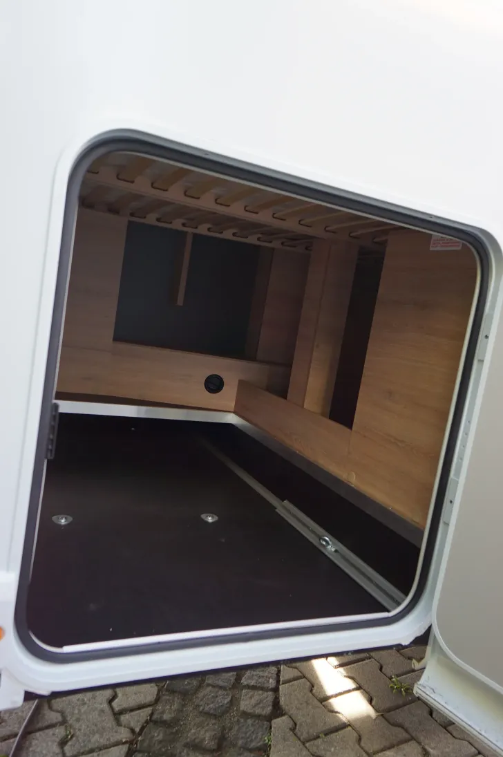 Fahrzeugbild Knaus L!VE WAVE 650 MF Platinum Selection 180 PS Automatik #13