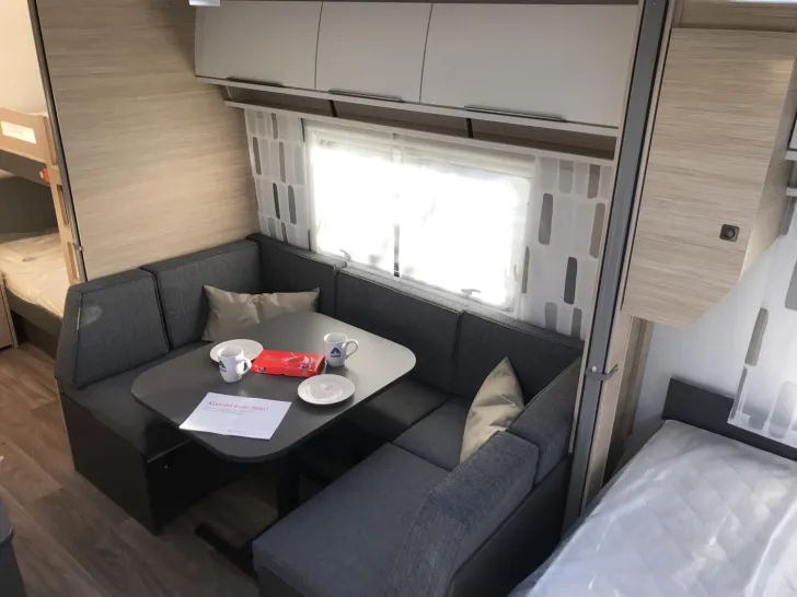 Fahrzeugbild Fendt Apero Activ 560 SKM Mod.2026; 2000kg; Dekopaket #8