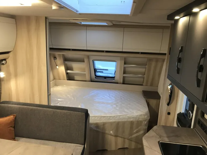 Fahrzeugbild Hobby De Luxe 545 KMF Mod.2026; 2000kg; Garage #5