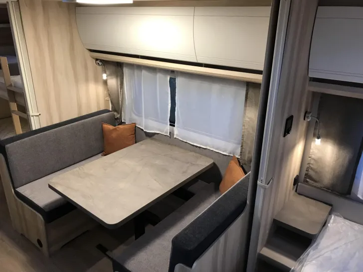 Fahrzeugbild Hobby De Luxe 545 KMF Mod.2026; 2000kg; Garage #7