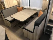 Fahrzeugbild Hobby De Luxe 545 KMF Mod.2026; 2000kg; Garage #8