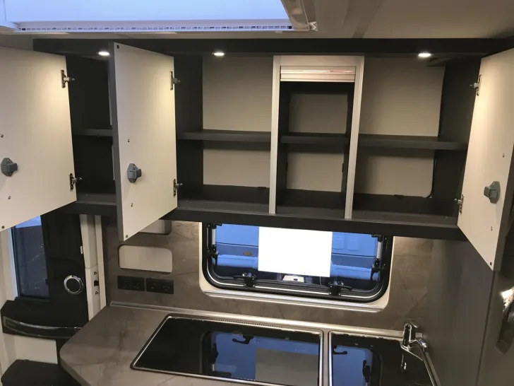 Fahrzeugbild Hobby De Luxe 545 KMF Mod.2026; 2000kg; Garage #11