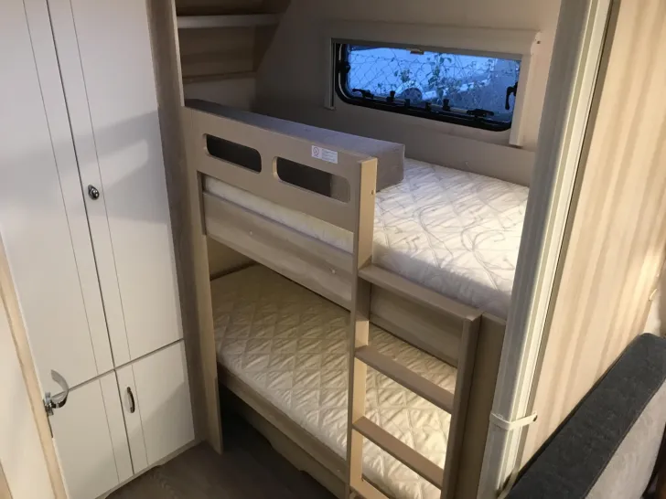 Fahrzeugbild Hobby De Luxe 545 KMF Mod.2026; 2000kg; Garage #14