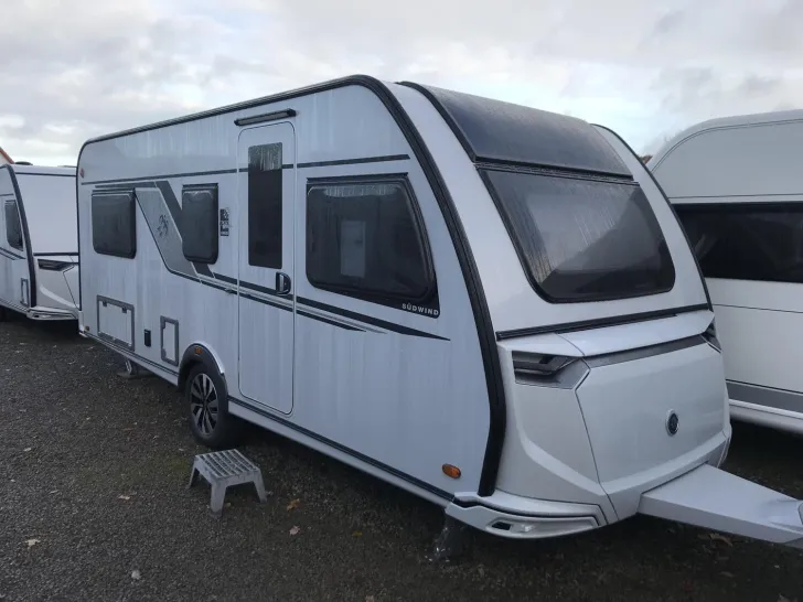 Fahrzeugbild Knaus Südwind BLACK SELECTION 540 UE Mod.2026; 1800kg #1