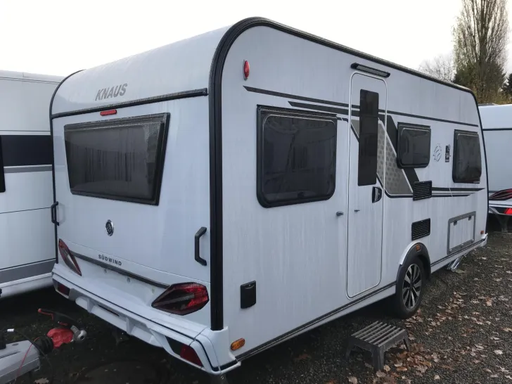 Fahrzeugbild Knaus Südwind BLACK SELECTION 460 EU Mod.2026; 1700kg #3