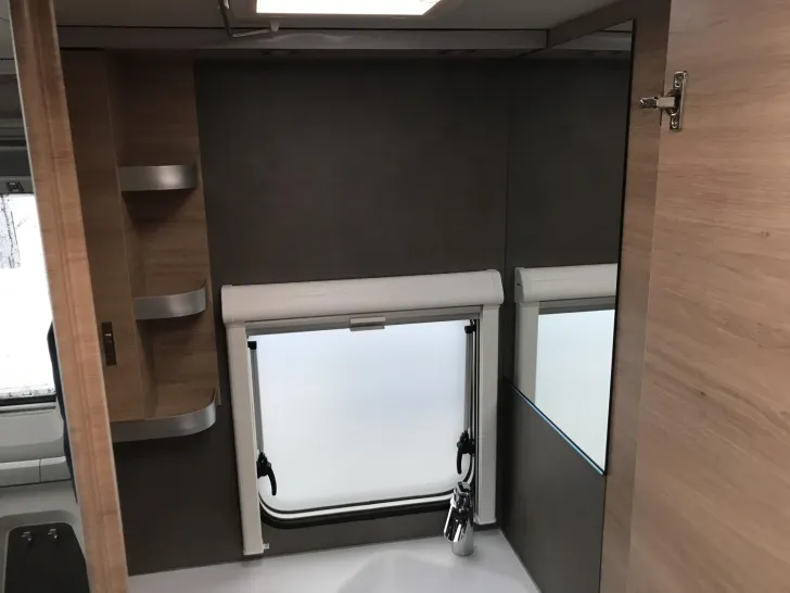 Fahrzeugbild Knaus Südwind BLACK SELECTION 460 EU Mod.2026; 1700kg #12