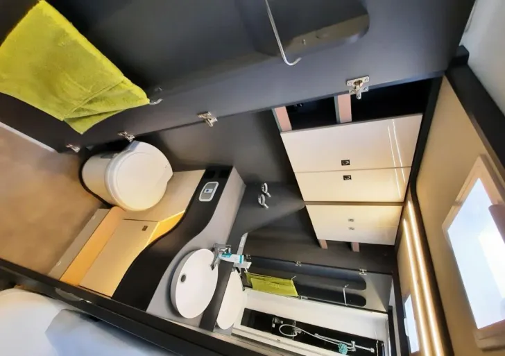 Fahrzeugbild Laika Kosmo H 1409 Sparen Sie 27.650,- € #15