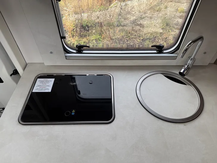 Fahrzeugbild Carado ALKOVEN A464 PRO #8