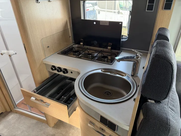 Fahrzeugbild Hymer B-KLASSE MC-T BL 680 #9