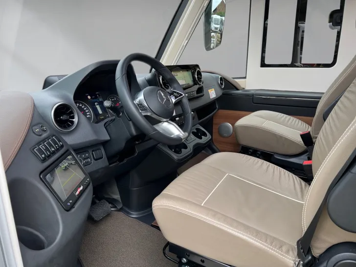 Fahrzeugbild Carthago chic e-line I 61 XL LE Mercedes (223) #9