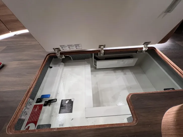 Fahrzeugbild Carthago chic e-line I 61 XL LE Mercedes (223) #41