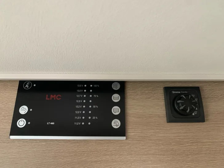 Fahrzeugbild LMC TRACER CITROEN 690 EL #16