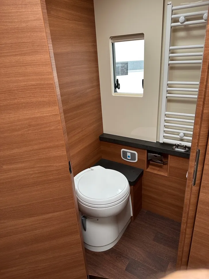 Fahrzeugbild Carthago C-LINE I 5.9 XL LE MB #15
