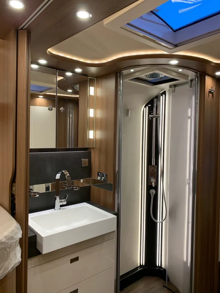 Fahrzeugbild Carthago E-LINE I 61 XL LE MB #14