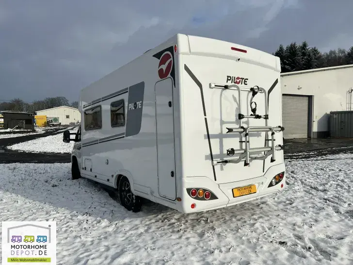 Fahrzeugbild Pilote Pacific P696D Hubbett - Solar - Markise #3