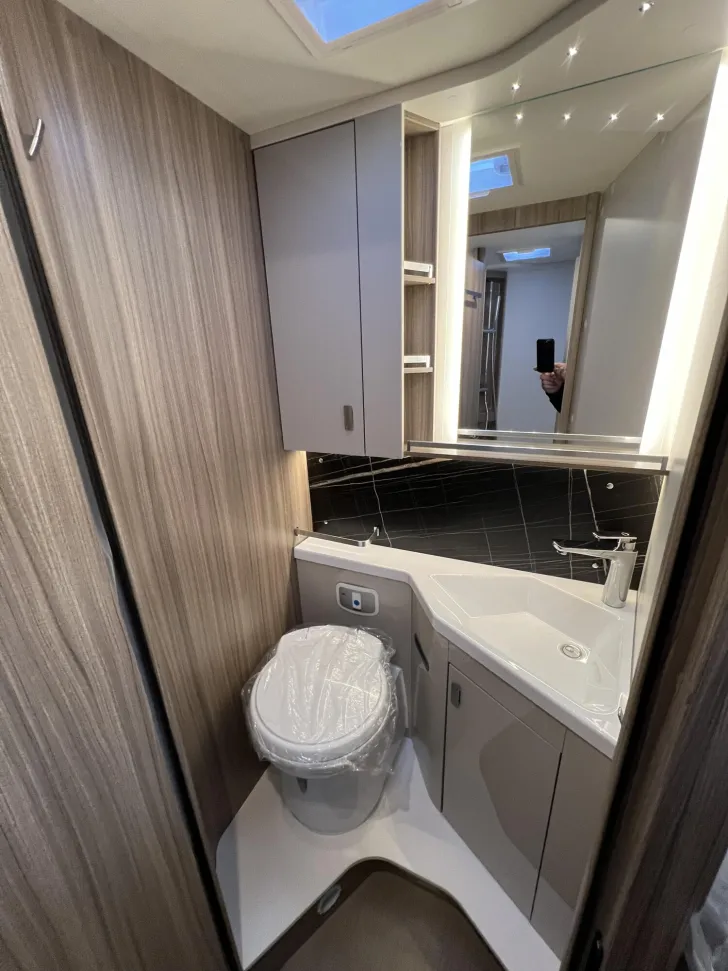 Fahrzeugbild Bürstner Lyseo I 727 G #13