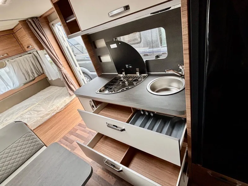 Weinsberg CaraOne EDITION HOT 550 QDK Multifunk. 3er Etagenbett