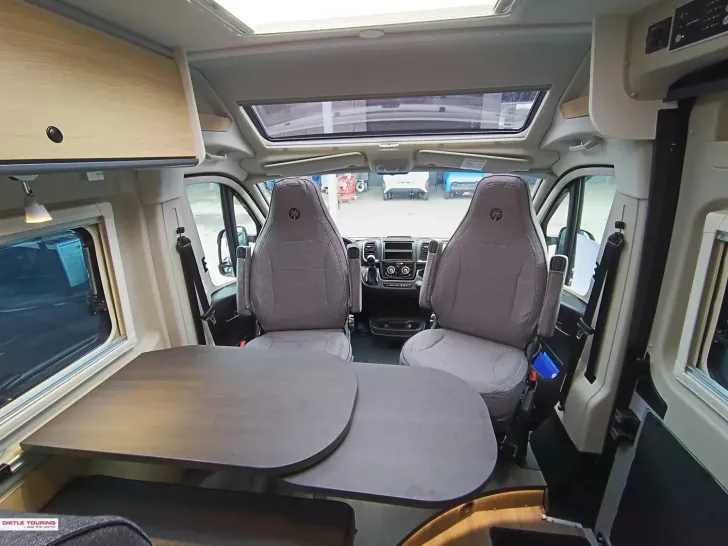 Fahrzeugbild Sunlight Cliff 640 X ++ Automatik #7