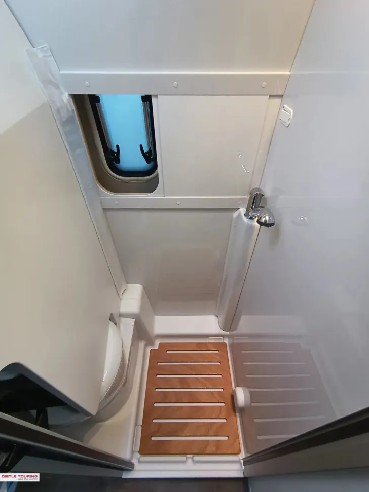 Fahrzeugbild Sunlight Cliff 640 X ++ Automatik #12