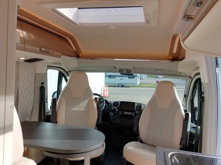 Fahrzeugbild Malibu Van first class - two rooms 640LE Tageszulassung #12