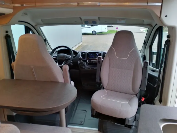 Fahrzeugbild Malibu Van compact 540 DB UVP: 82.465,- EUR #10