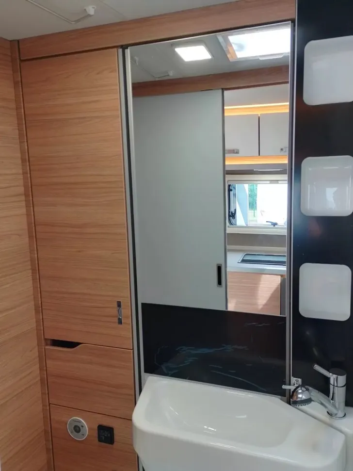 Fahrzeugbild Weinsberg X-Cursion Van 500 LT Ed.Pepper aus Vermietflotte #15