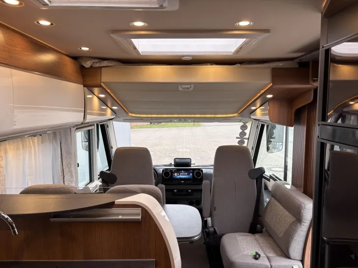 Fahrzeugbild Carthago C2-tourer I 147 RB LE L comfort UVP: 162.785,- E #10