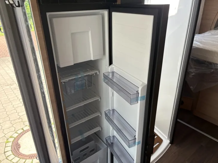 Fahrzeugbild Knaus L!VE WAVE 700 LX Platinum Selection UVP: 131.180,- #12
