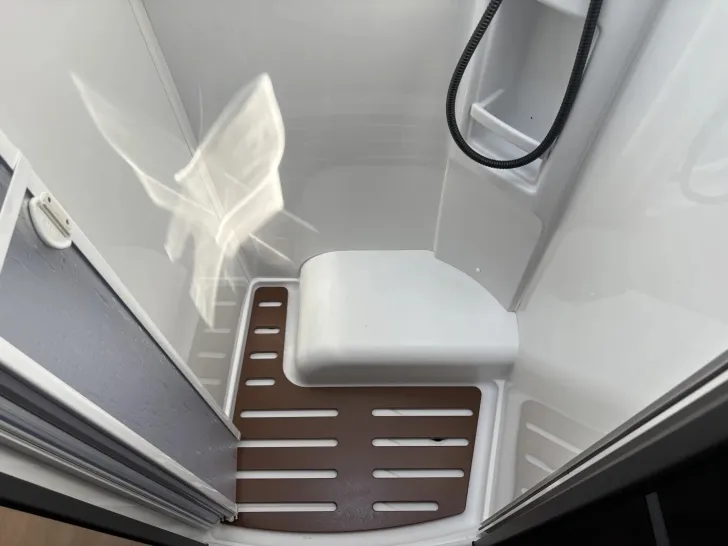Fahrzeugbild Knaus L!VE WAVE 700 LX Platinum Selection UVP: 131.180,- #16