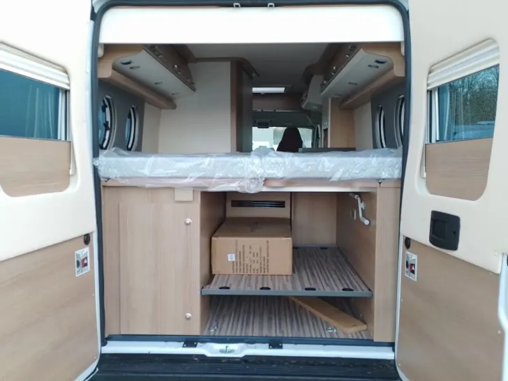 Fahrzeugbild Malibu Van first class - two rooms 640 LE RB #5