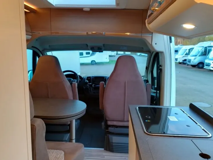 Fahrzeugbild Malibu Van first class - two rooms 640 LE RB #10