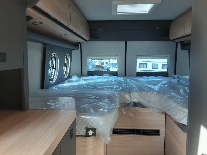 Fahrzeugbild Malibu Van first class - two rooms coupe 640 LE RB #13
