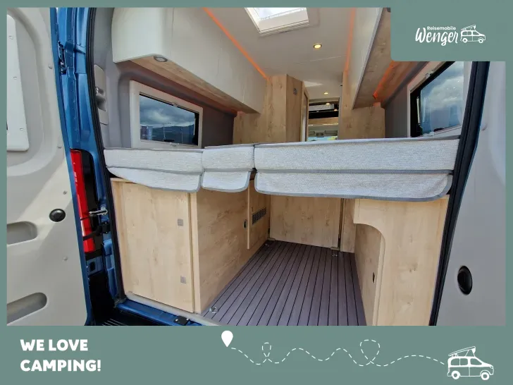 Fahrzeugbild Clever SELECT LINE Runner Längsbetten #35