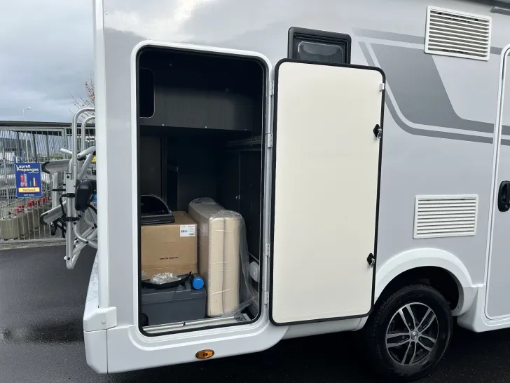 Grundriss Tag Roller Team Kronos 234 TL Select AT8G+el.Hubbett+Kamera+Pilotsitze