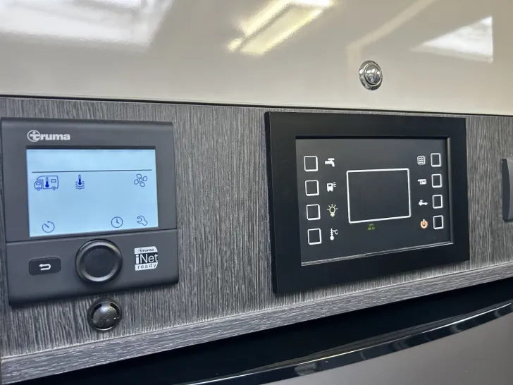 Fahrzeugbild Roller Team Kronos 234 TL Select AT8G+el.Hubbett+Kamera+Pilotsitze #24