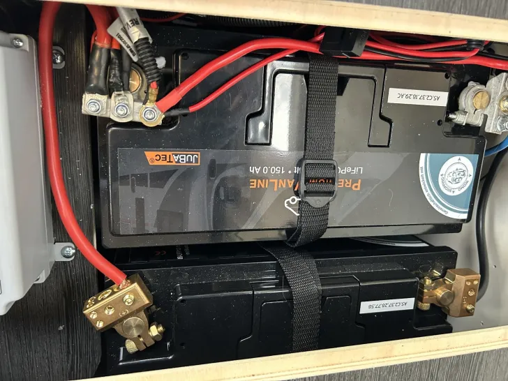 Fahrzeugbild Roller Team Kronos 234 TL Select AT8G+el.Hubbett+Kamera+Pilotsitze #27