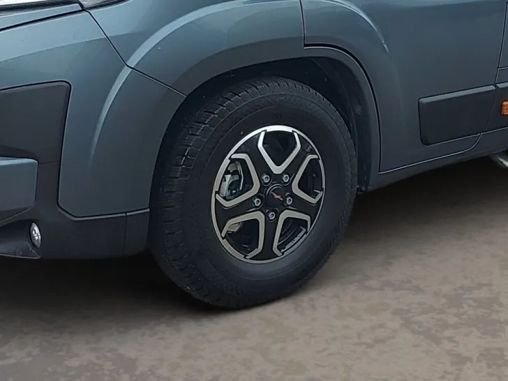 Fahrzeugbild Malibu Charming GT skyview 640 LE RB #6