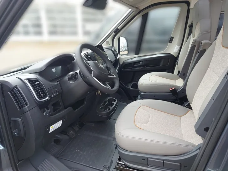 Fahrzeugbild Malibu Charming GT skyview 640 LE RB #7