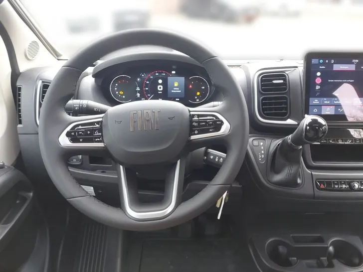 Fahrzeugbild Malibu Charming GT skyview 640 LE RB #8