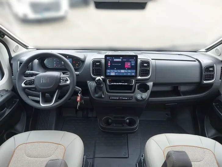 Fahrzeugbild Malibu Charming GT skyview 640 LE RB #11