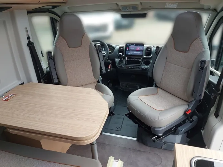 Fahrzeugbild Malibu Charming GT skyview 640 LE RB #12