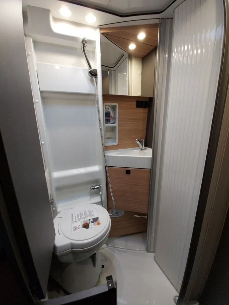 Fahrzeugbild Malibu Charming GT skyview 640 LE RB #16