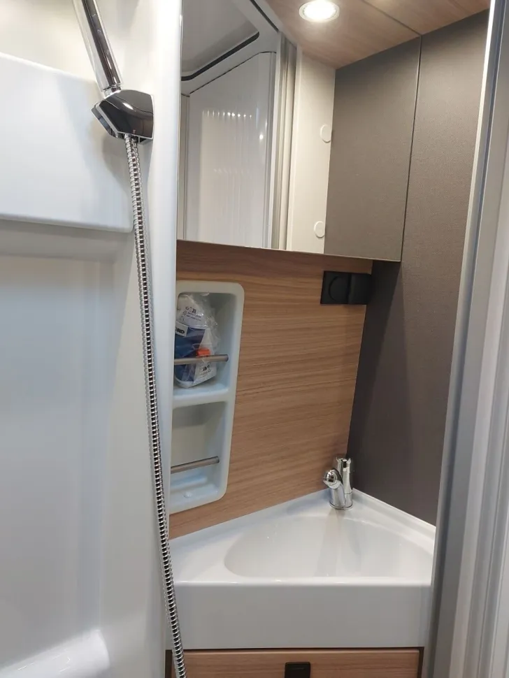 Fahrzeugbild Malibu Charming GT skyview 640 LE RB #18