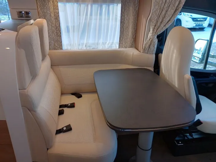 Fahrzeugbild Carthago c-tourer T 145 RB LE aus Vermietflotte #4