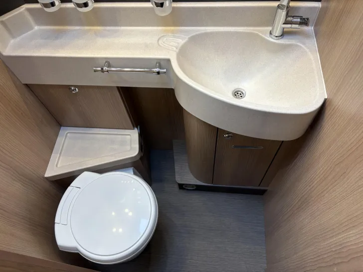 Fahrzeugbild Carthago C1-tourer Edition+ I 149 RB LE comfort #22