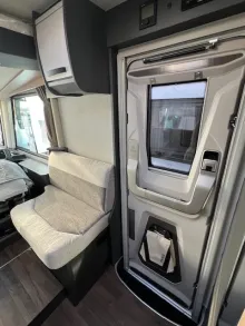 Fahrzeugbild Knaus L!VE I 700 MEG Verfügbar 11/26 #6