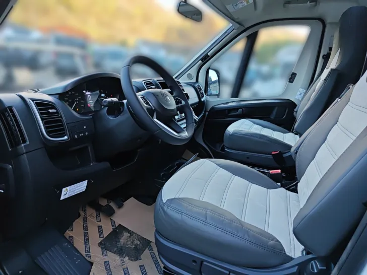 Fahrzeugbild Sunlight Adventure T 68C Citroen #7