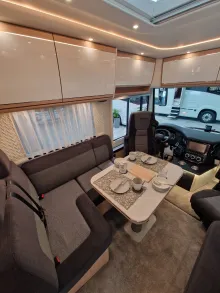 Fahrzeugbild Morelo Palace 90 M mit Qeens-Bett #6